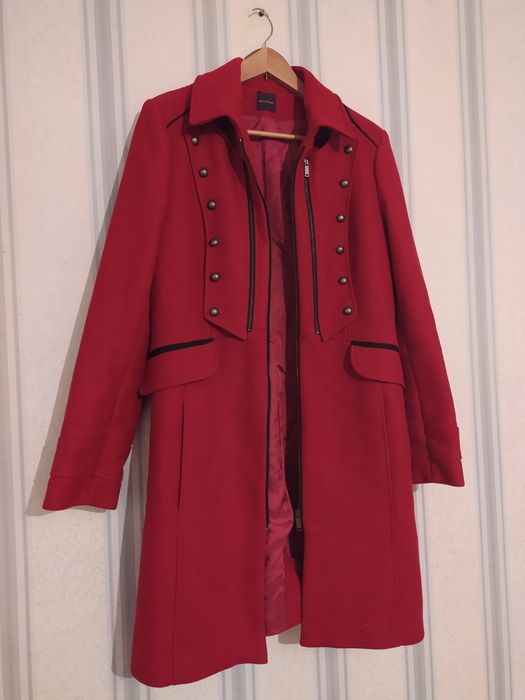 Красно-бордовое пальто Promod