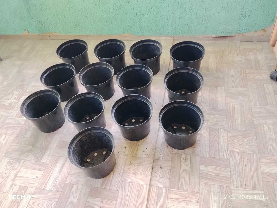 Правоъгълни и кръгли саксии