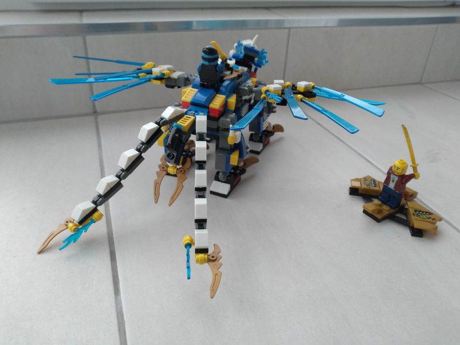 Три конструктора тип LEGO