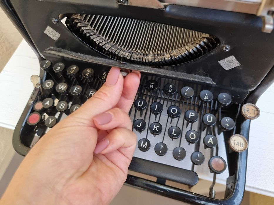 Masina de scris veche, Mercedes, model rar