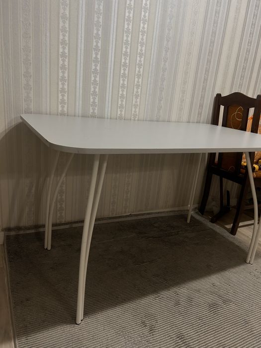 Продам небольшой стол