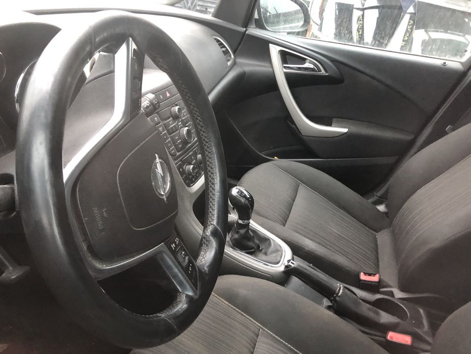Piese din dezmembrari Opel Astra J combi 1.7cdti A17DTR