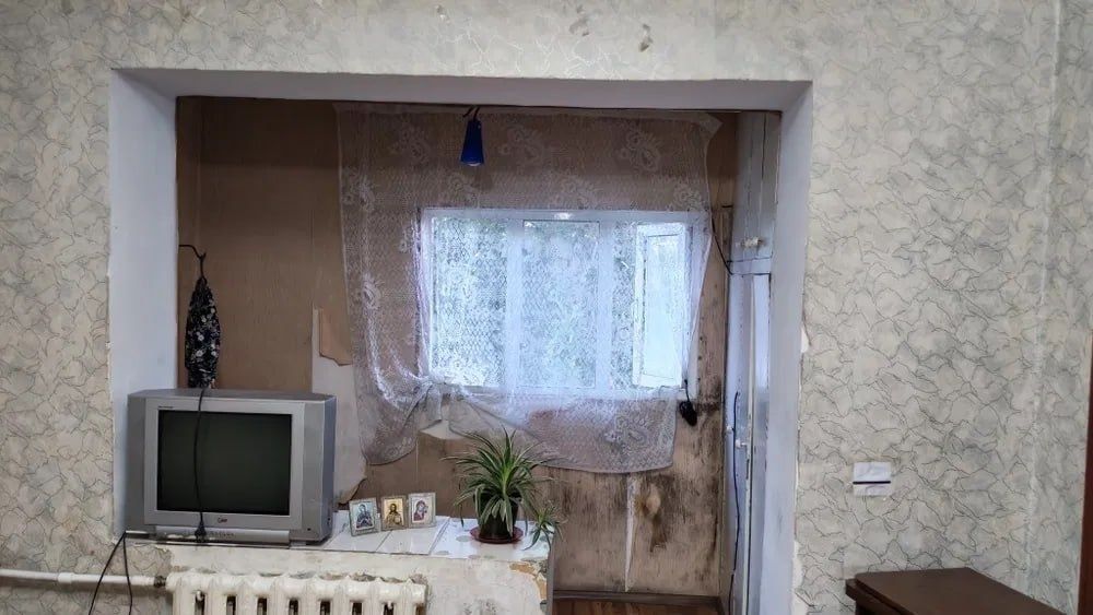 Бобура 1/4/4 галери, без ремонта, 32м2