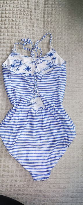 Дамски    бански