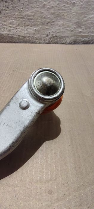 Продам рычаг от Ауди