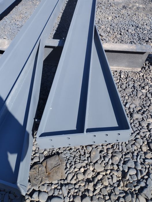 Turnare cuzineti hale metalice cu panouri sandwich cu proiect