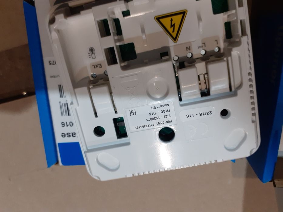 Termostat Uponor Base T-27 cu Fir Nou