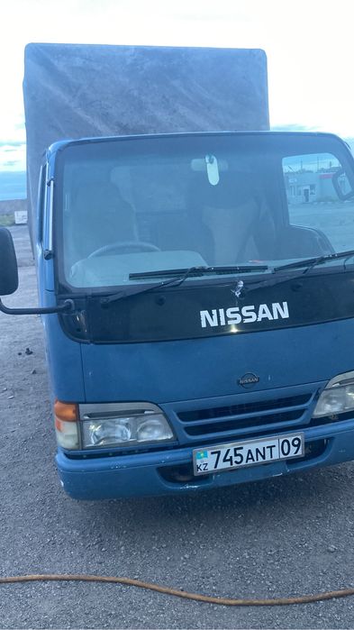 Продаю Ниссан Атласс