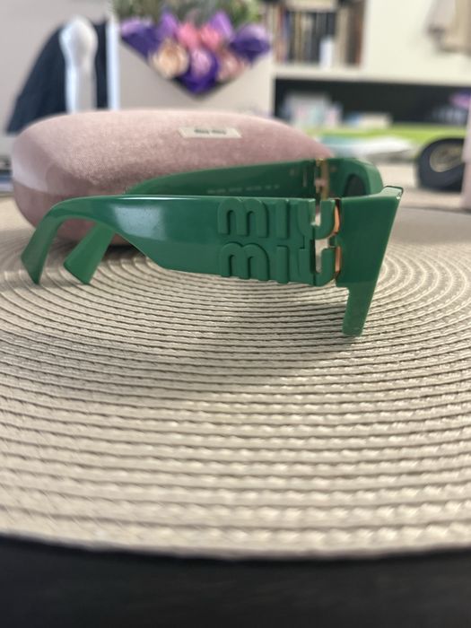 Зелени слънчеви очила Miu miu