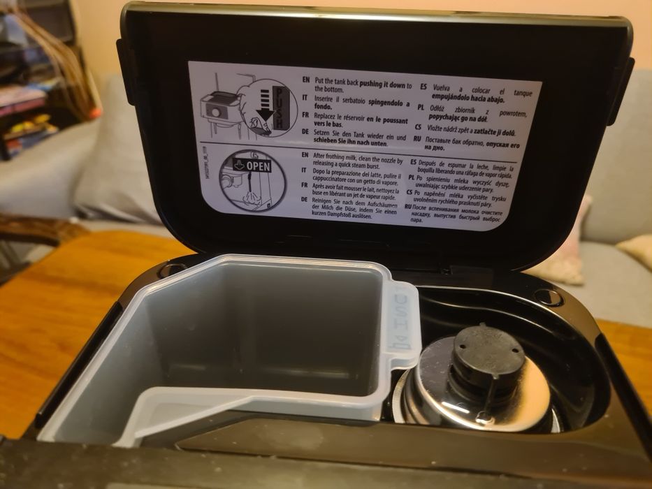 Кафемашина DeLonghi EC235.BK