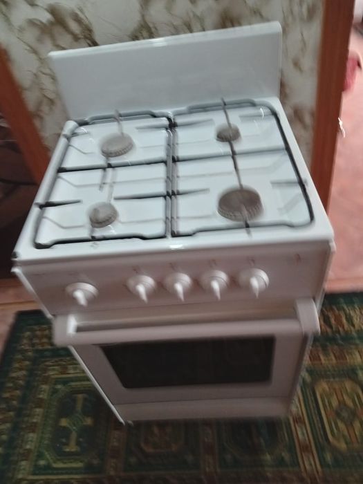 Продам газовую плиту