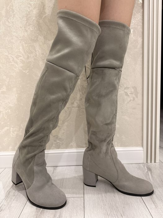 Продам замшевые новые сапоги