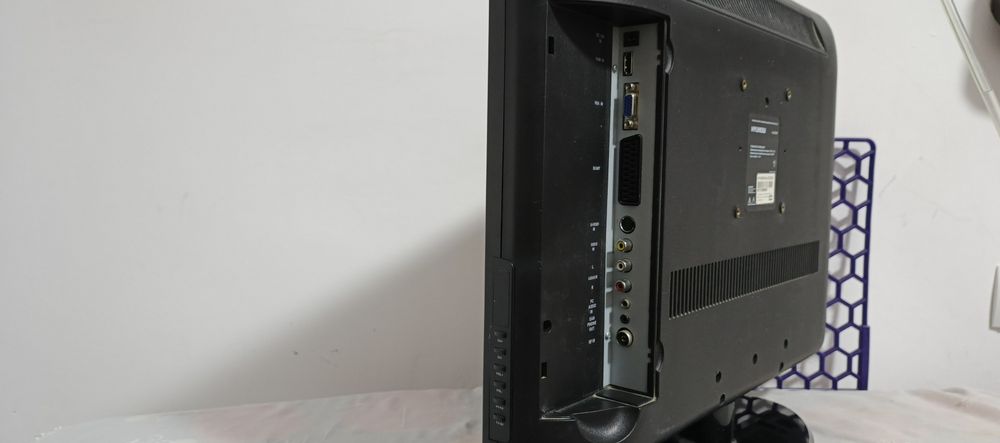 Hyundai TV sotiladi.