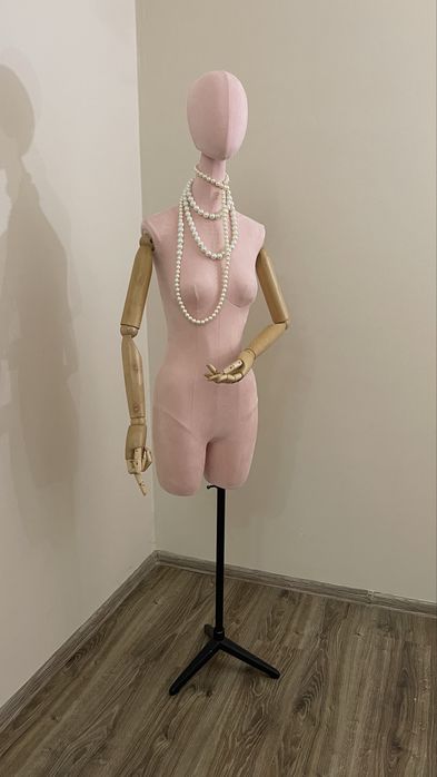 Манекен для магазина