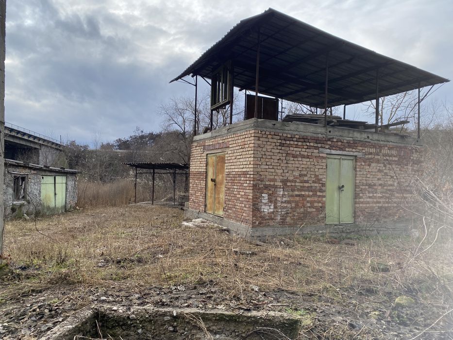 Vand casa si anexe