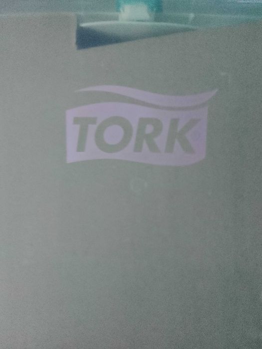 Диспенсър за кърпи TORK