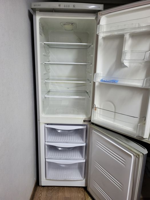 Продам холодильник