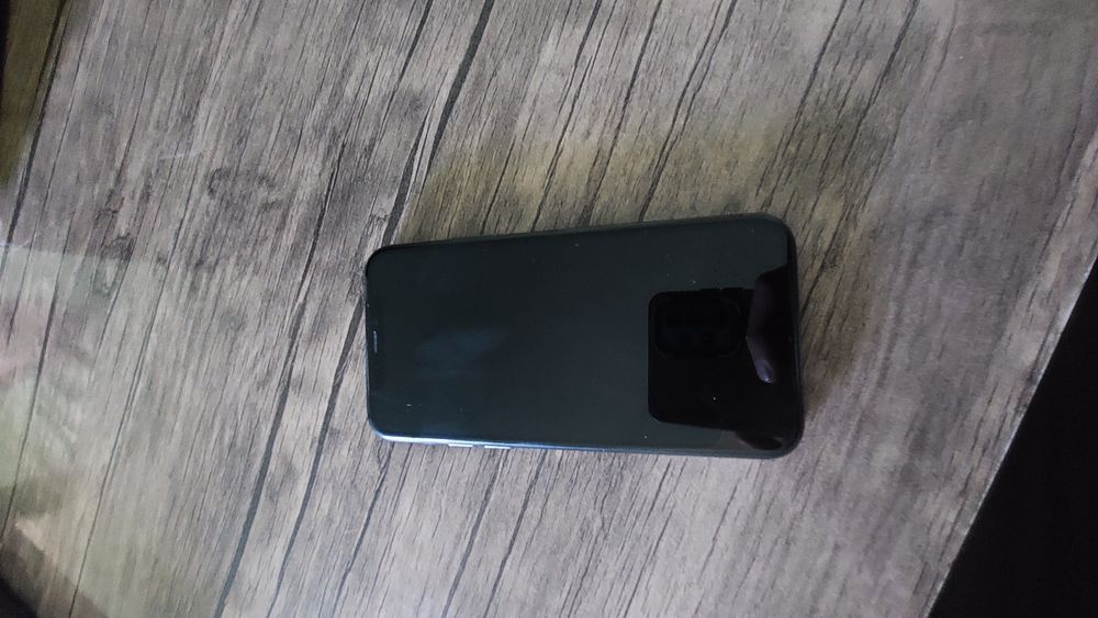 Iphone 11 pro koropka dakument bor holati  ideal fs id ishlaydi