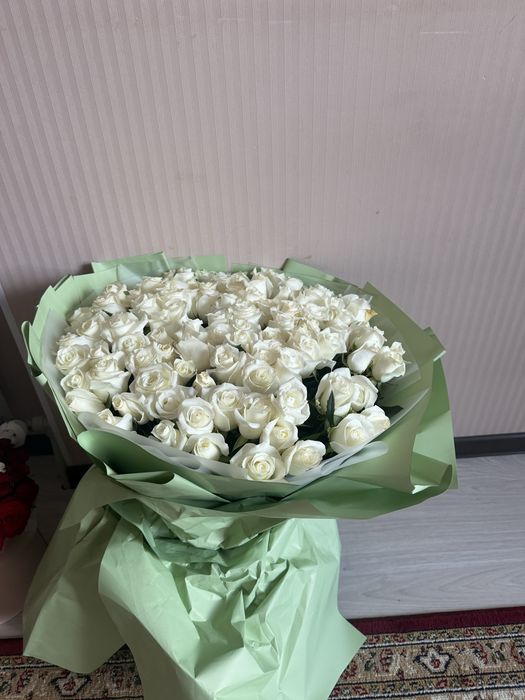 белые розы,103 роз в букете