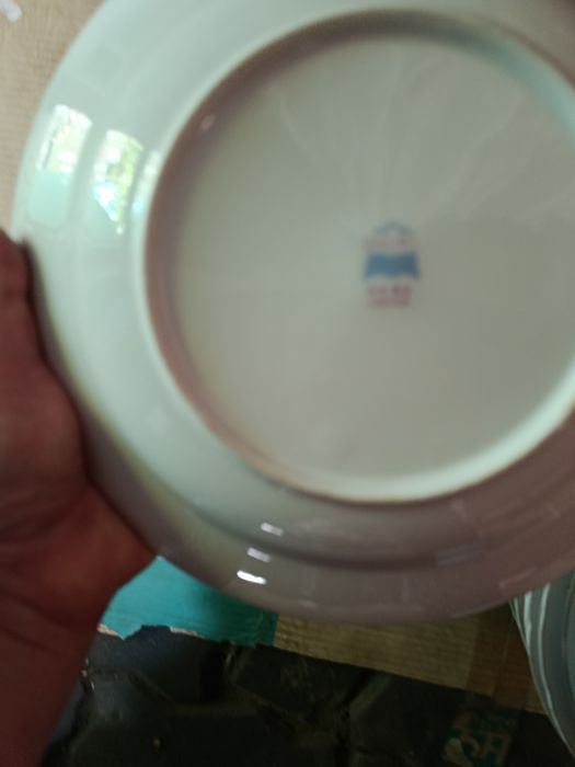 Продам суповые тарелки