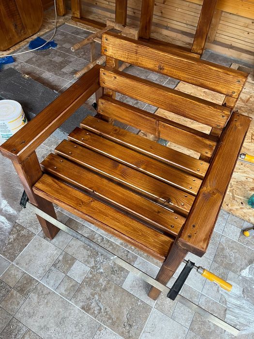 Mobilier de gradina / foisor / terasa:  Masa + 4 scaune