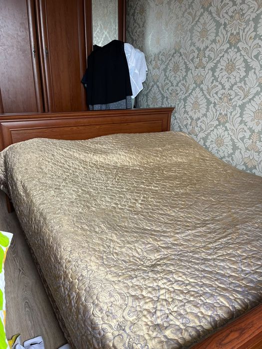 Продам кровать двухспальную