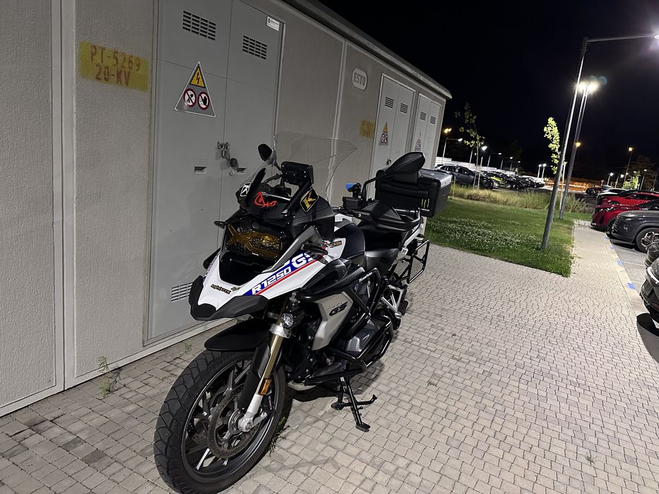 Se vinde.   BMW GS 1250 Din anul 2021