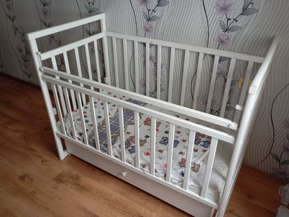 Продам Детская кроватка б/у