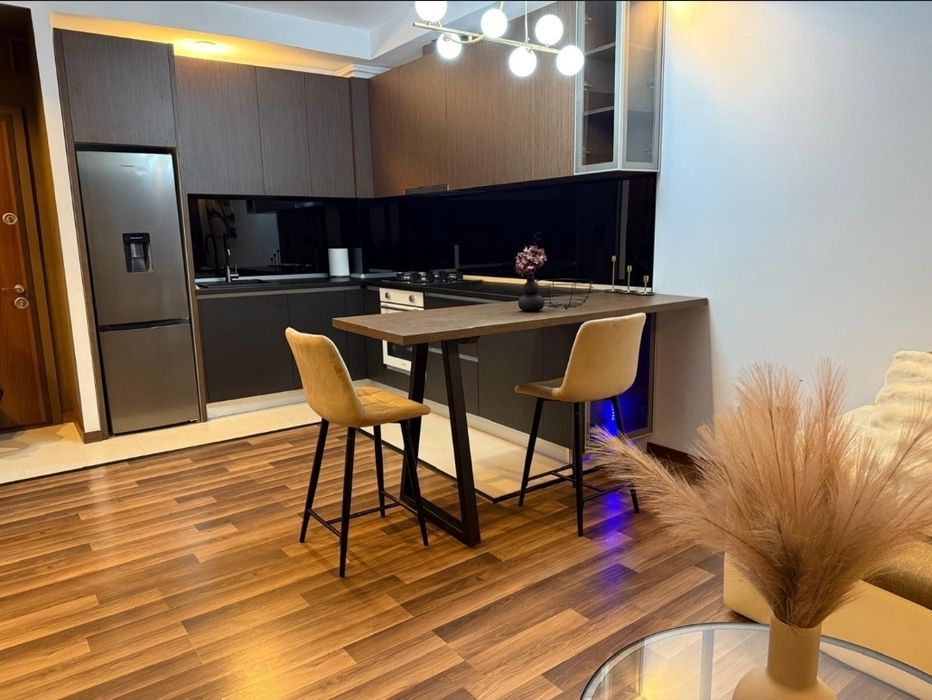 Închiriez apartament în regim hotelier, zona Centrală