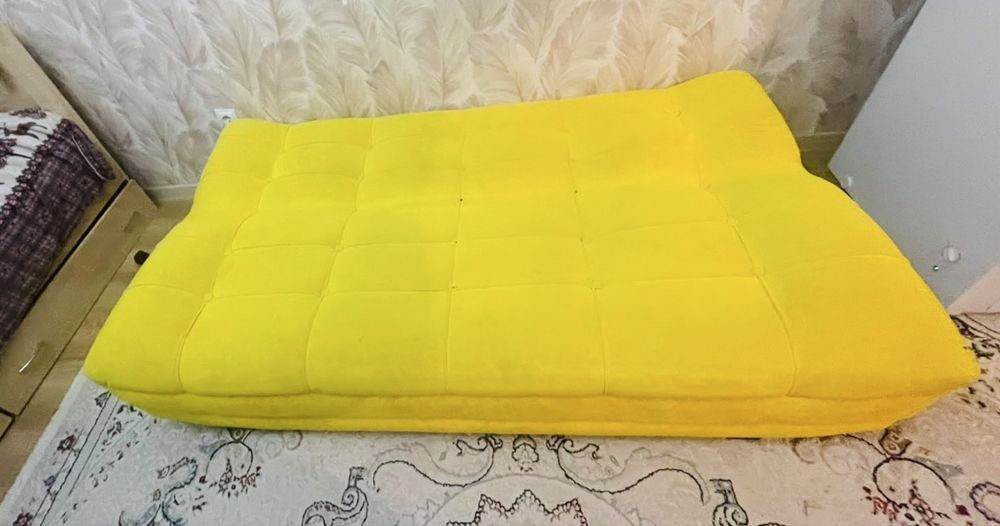 Продам компактный диван