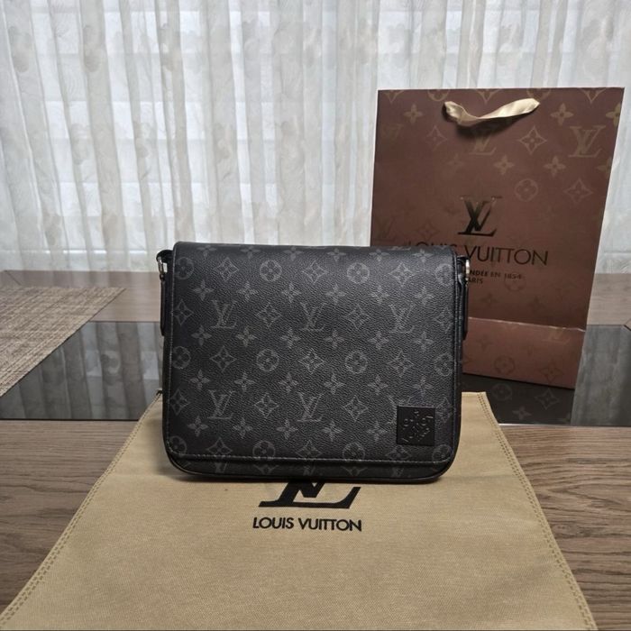louis vuitton.