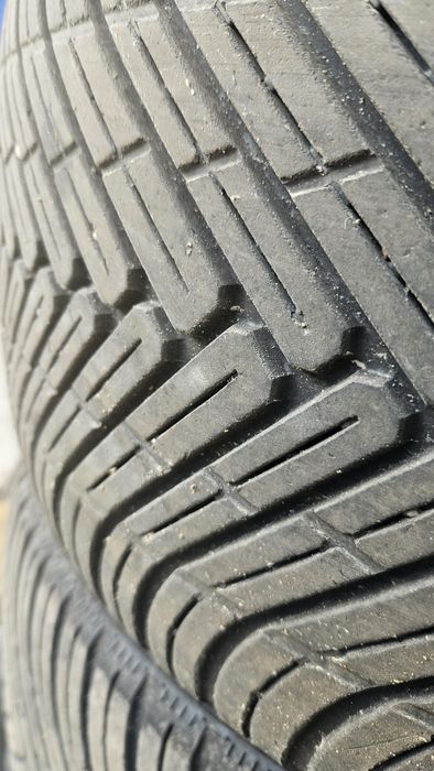 2бр гуми 255/45/19 все сезонни