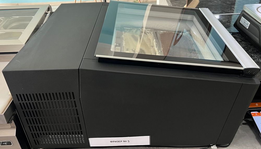 Настолна витрина за сладолед