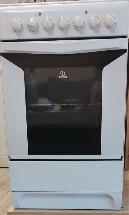 Печка Indesit в страхотно състояние