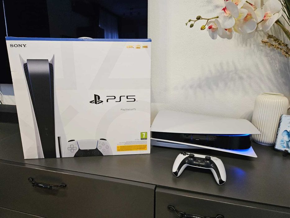 PlayStation 5 - Disk Edition 825GB Chassis B