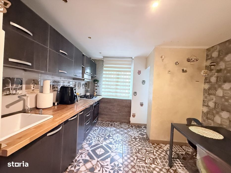 Apartament 3 camere renovat, Centrala proprie- Parc, scoli si stb