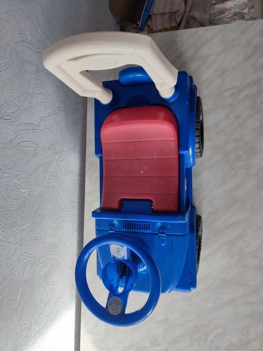 Продам детскую машинку- талакар