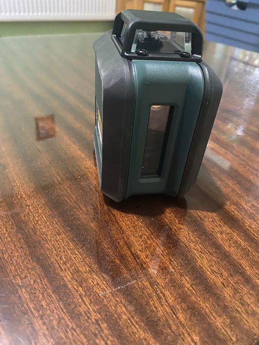 Лазарен нивелир BOSCH