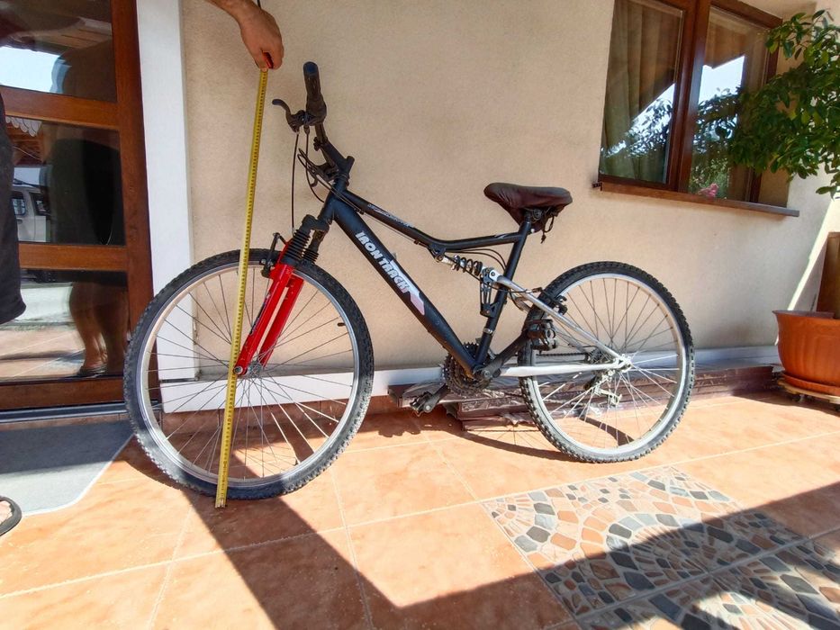 Vând bicicletă cu schimbător de viteze