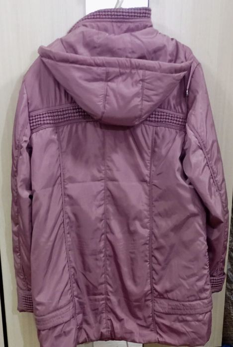 Продам женскую куртку