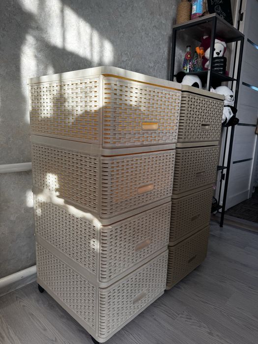 Продам два     комода