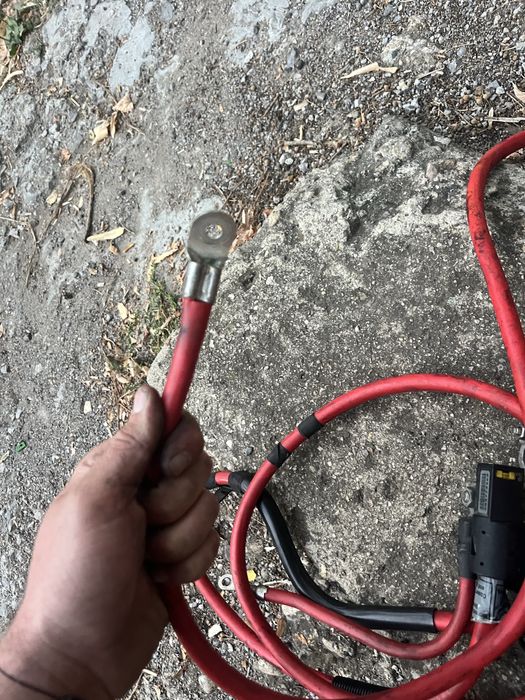 Плюсов кабел за БМВ