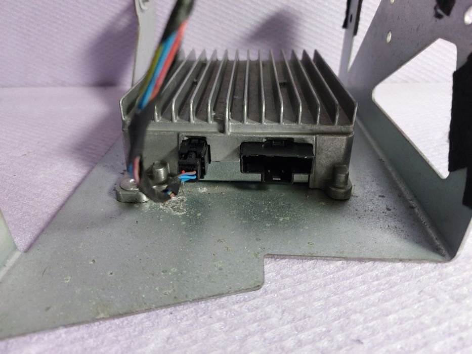 Modul încărcare baterie BMW F01 F02 F06 F07 F10 F11 F12 Cod 9240236