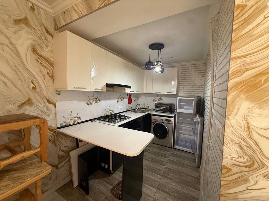 Сдается 2х комнатная квартира С обстановкой  в горде Алмалыке