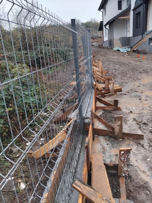 Vând garduri si porti din plasa bordurata