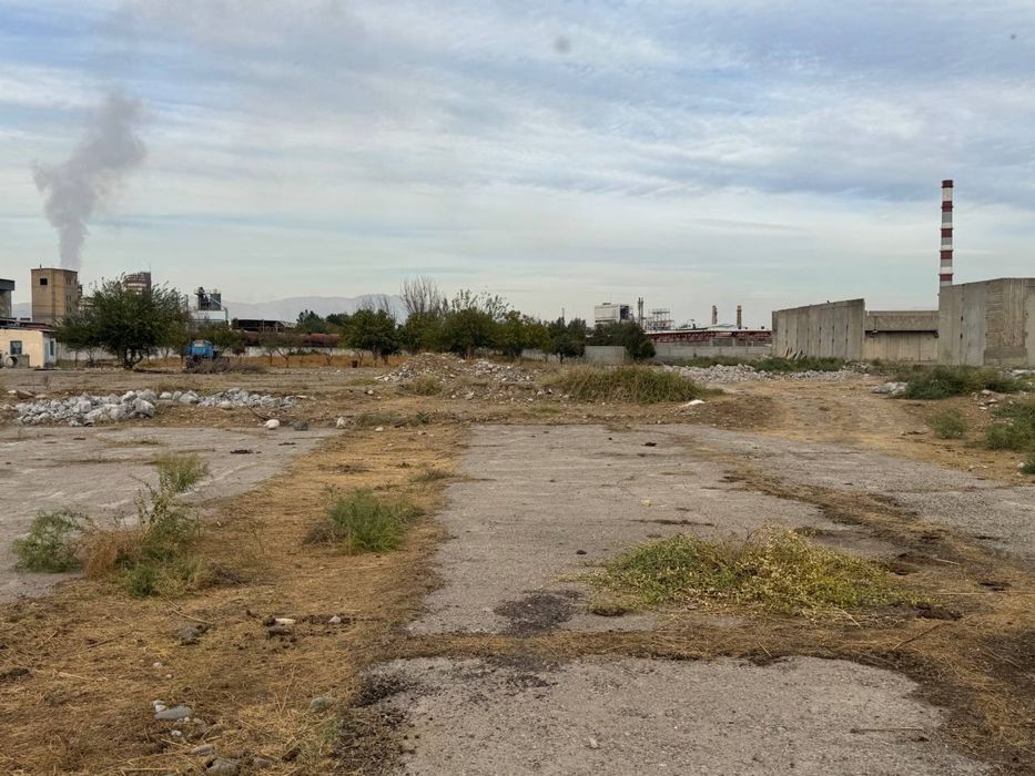 Продаётся нежилой обект 8и5 гектаров можно по честям кадастр есть