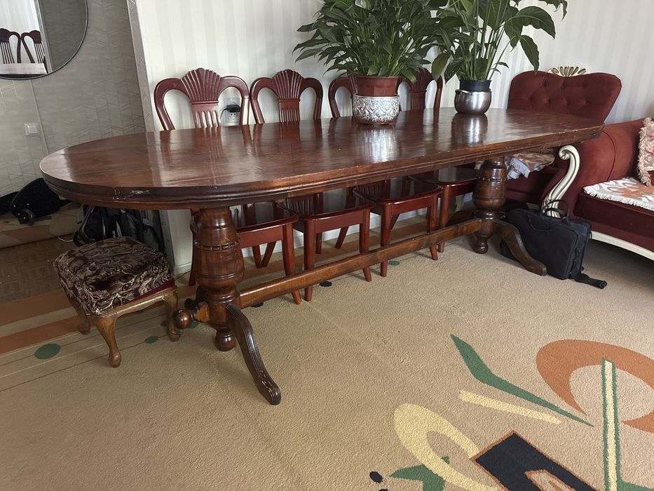 Продам стол длина 270 см , ширина 100 см