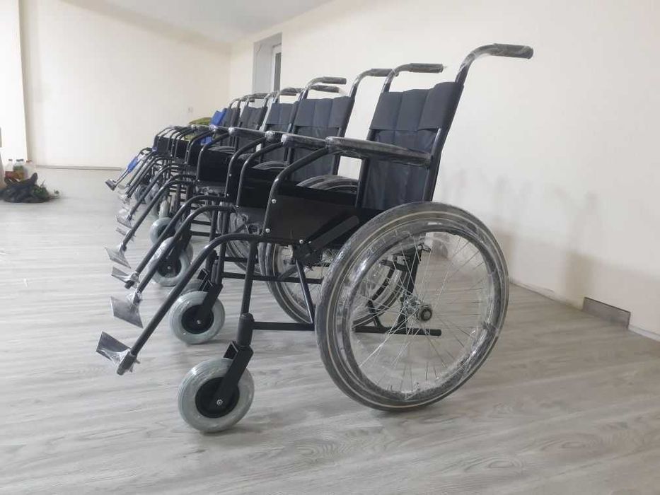 г.
Nogironlar aravasi:кресло коляска:инвалидная коляска

10