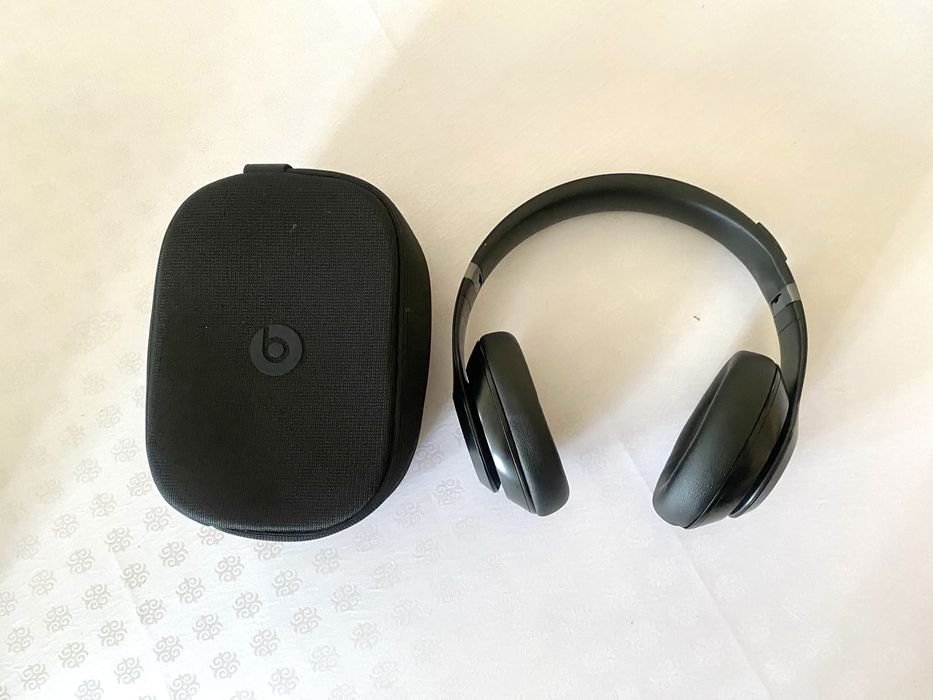 Beats Studio Pro Срочно продам