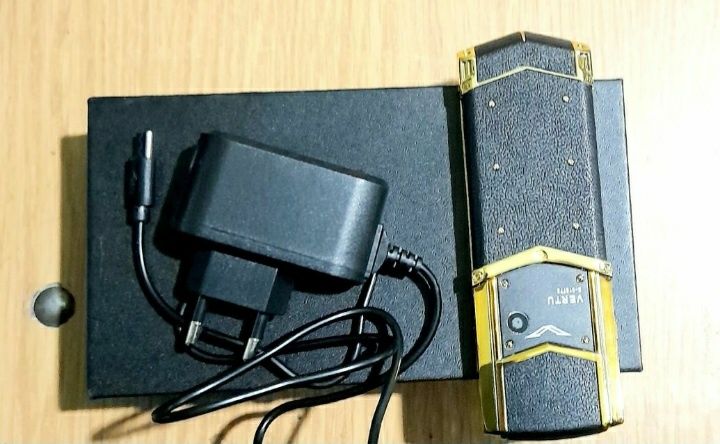 Vertu signature s gold новые